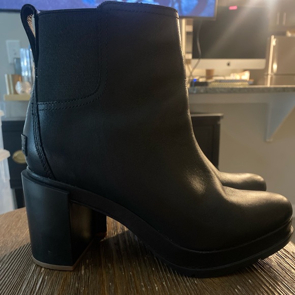 SOREL Booties EUC size 8 - Picture 6 of 11